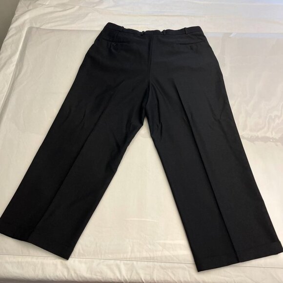 Zagato Signature Collection 2-Piece Wool-Blend Suit – Black Windowpane
Very nice - Picture 6 of 16